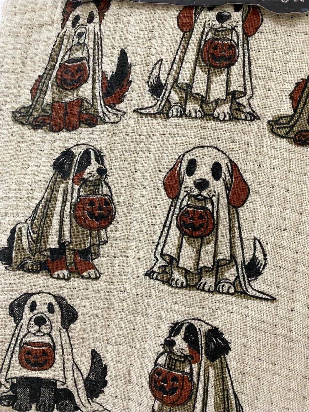 NWT.  Well Dressed Home, Halloween  dogs, decorative throw blanket.